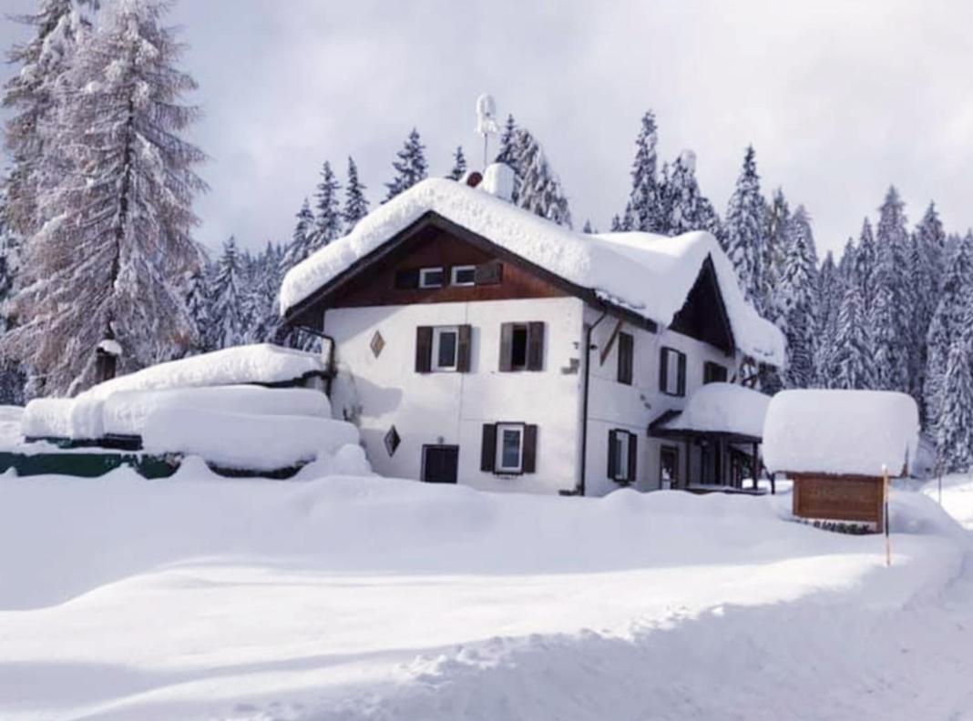 Hotel Ristorante Genzianella Madonna di Campiglio Exterior photo